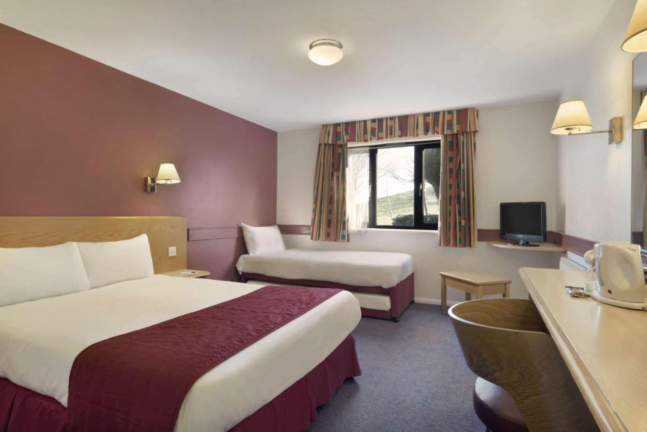 Days Inn Hotel Membury Lambourn Exterior foto